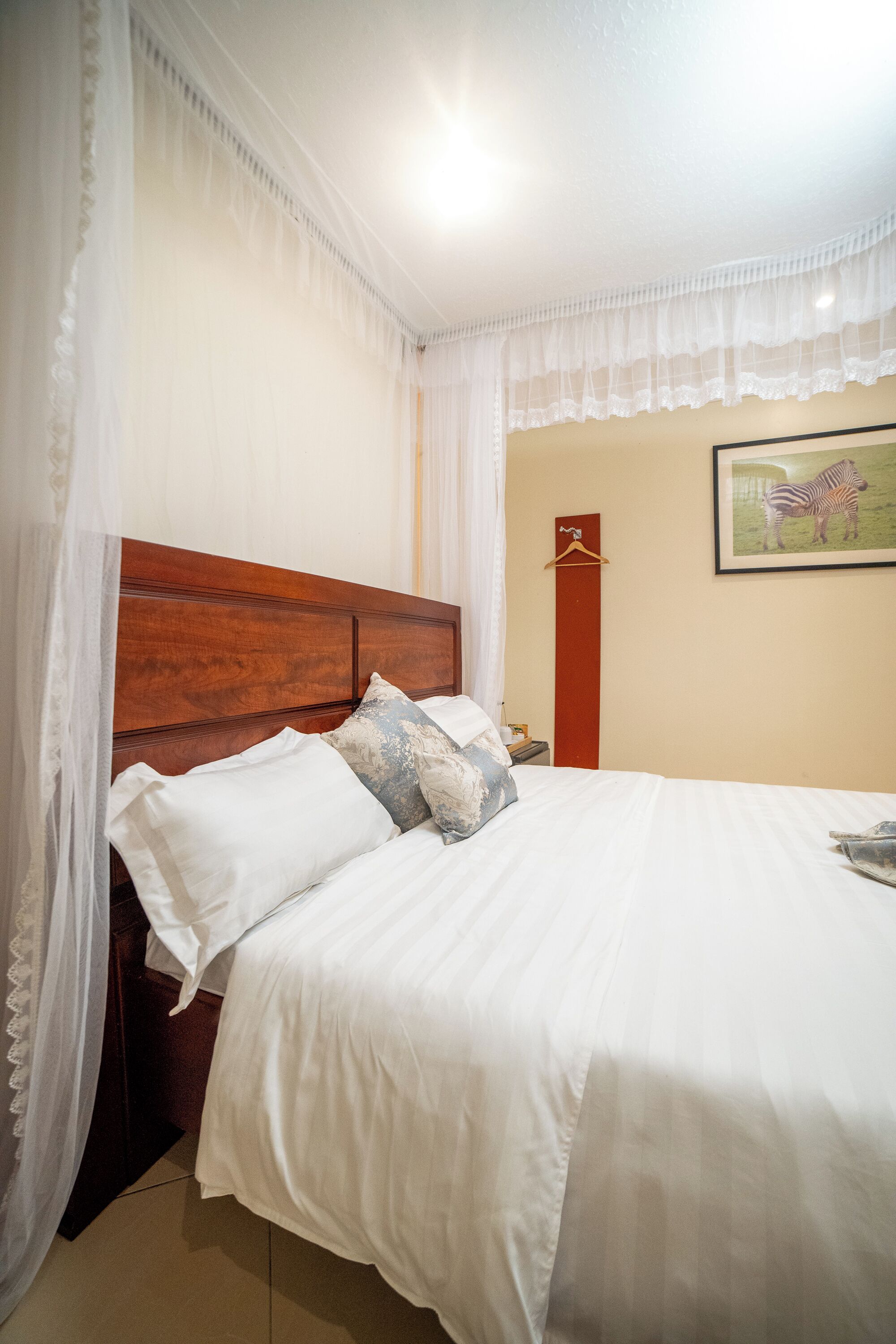 In-room safe, laptop workspace, iron/ironing board, free WiFi