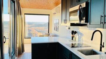 Refrigerador, microondas, placa de cocina, lavavajillas