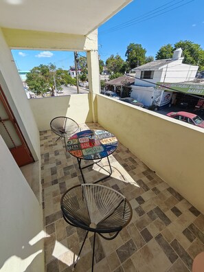 Outdoor dining - Limestone House Apartment (Mérida)