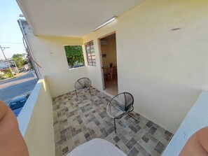 Outdoor dining - Limestone House Apartment (Mérida)