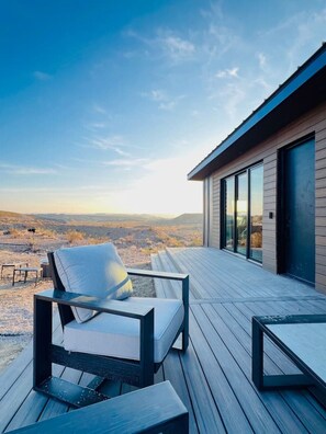 Terrace/patio - Stellar Retreat at Big Bend - Cabin #9 (Terlingua)