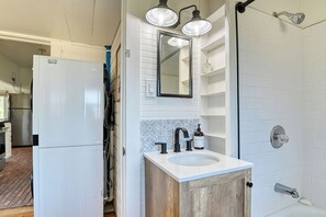 Hårføner, håndklær, såpe og sjampo