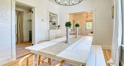 Cozy, charming carriage house on a historic farm in Elbert