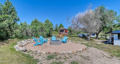 Cozy, charming carriage house on a historic farm in Elbert
