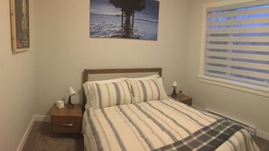 2 bedrooms, iron/ironing board, internet, bed sheets