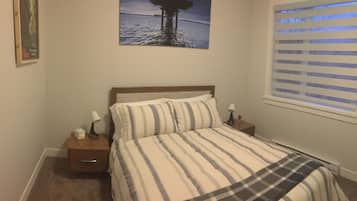 2 bedrooms, iron/ironing board, internet, bed sheets