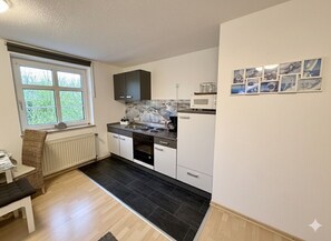 Micro-ondes, four, plaque de cuisson