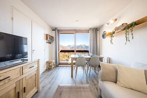 Fernseher, Stereoanlage