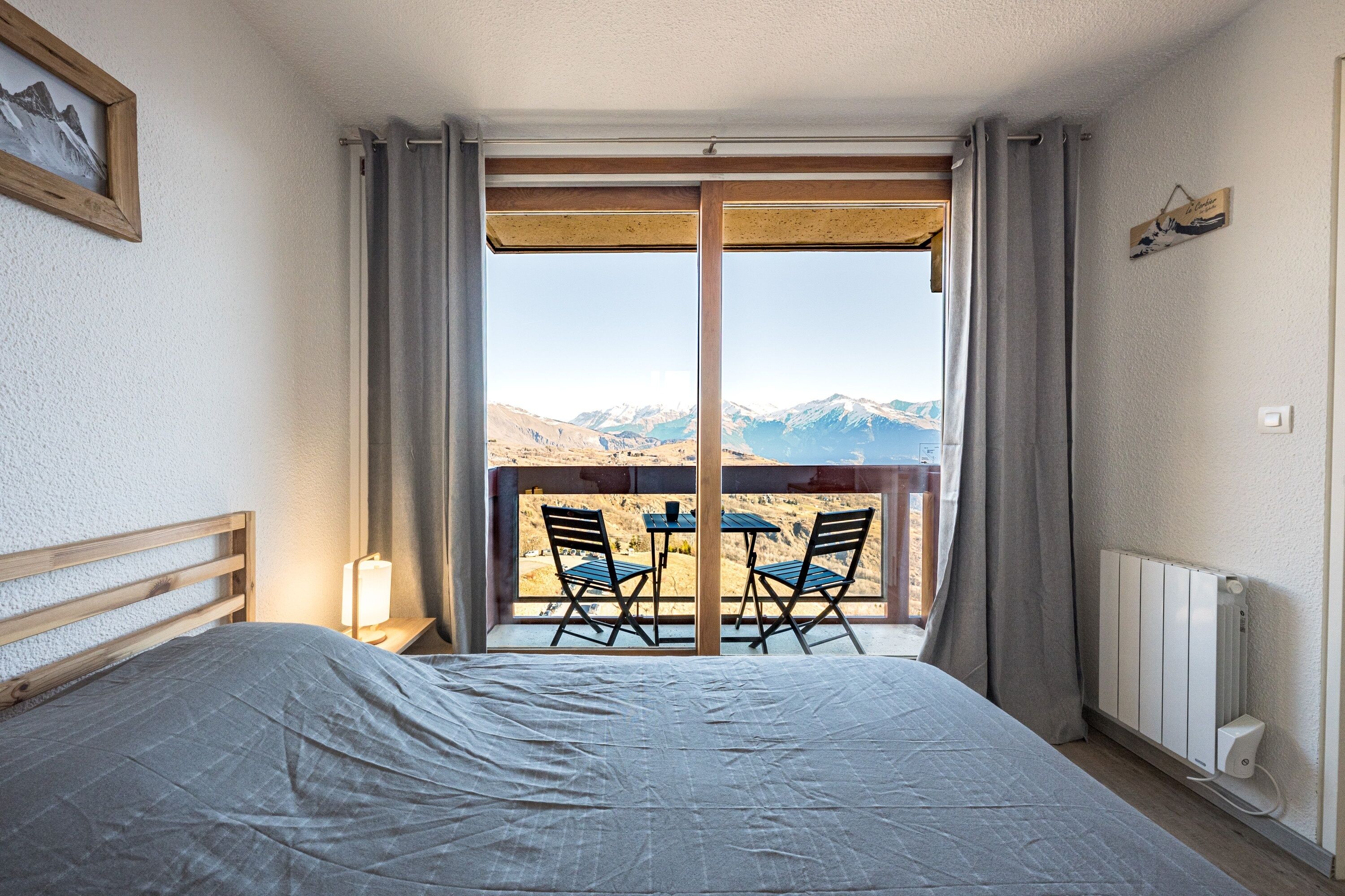 Fer et planche à repasser, accès à Internet