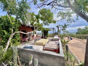Outdoor dining - Madre Luna Ranch | Private Ranch & Panoramic Views (El Sargento)