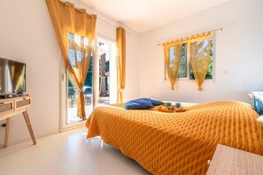 Iron/ironing board, free WiFi - Villa Maria Magdalena - Avec piscine (Sari-Solenzara)