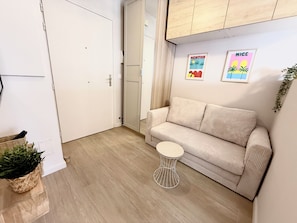 TV - Studio Vieil Antibes – All comfort & tasteful decoration (Antibes)