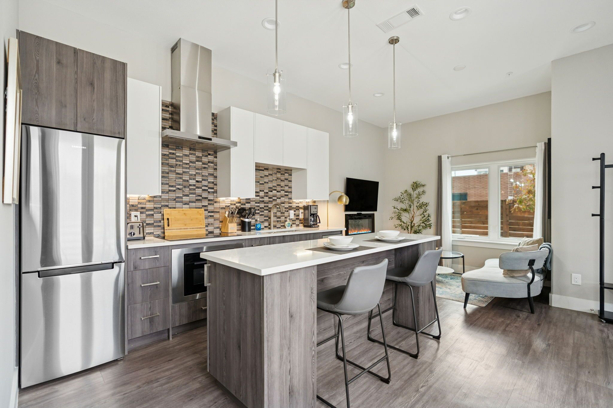 Mikrowelle, Herdplatte, Geschirrspüler