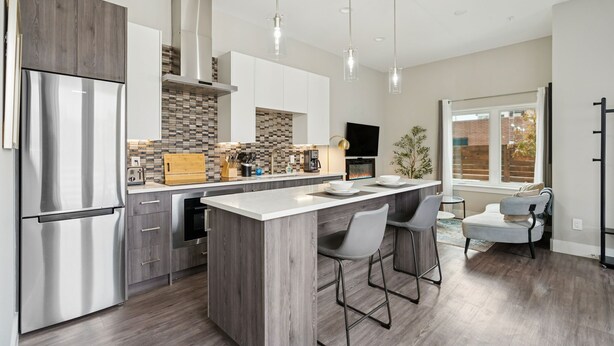 Coffee/tea maker, fridge, microwave, stovetop - Cozy 1-bedroom condo in charming Fort Worth (Fort Worth)