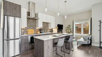 Microwave, stovetop, dishwasher