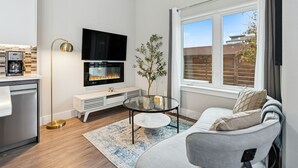 Smart TV, fireplace - Cozy 1-bedroom condo in charming Fort Worth (Fort Worth)
