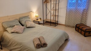 3 habitaciones, tabla de planchar con plancha y internet 