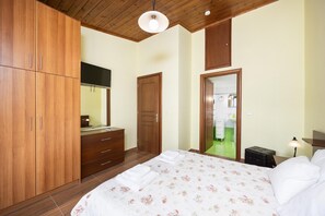 3 bedrooms, iron/ironing board, WiFi, bed sheets - Sunrise Villa - Three Bedroom Villa, Sleeps 5 (Cephalonia)