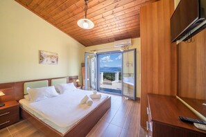 3 bedrooms, iron/ironing board, WiFi, bed sheets - Sunrise Villa - Three Bedroom Villa, Sleeps 5 (Cephalonia)