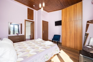 3 Schlafzimmer, Bügeleisen/Bügelbrett, WLAN, Bettwäsche