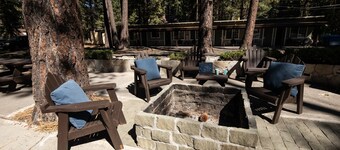 Charming 2 Queen bed lodge in South Lake Tahoe w/Kitchen