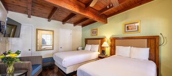 Charming 2 Queen bed lodge in South Lake Tahoe w/Kitchen