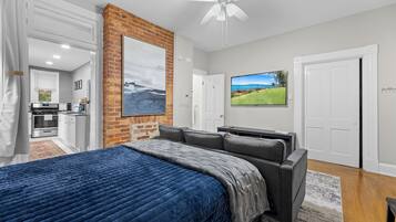 1 bedroom, iron/ironing board, WiFi, bed sheets