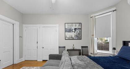 The Nook at Gaslight Manor - Cozy 1-BR apartment steps from UC and Hopsitals