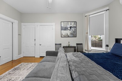 The Nook at Gaslight Manor - Cozy 1-BR apartment steps from UC and Hopsitals