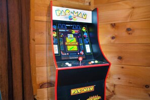 Games room - Cozy Sky Harbor Cabin for 12 w Hot Tub & Game Room (Sevierville)