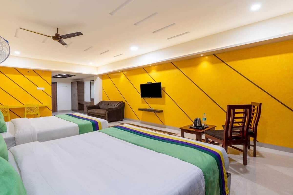 Suíte família | Escrivaninha, Wi-Fi de cortesia