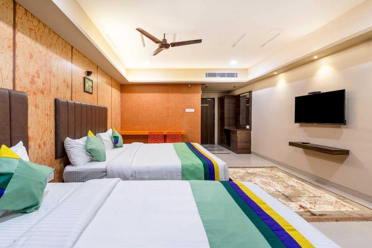 Quarto executivo, vista para a cidade | Escrivaninha, Wi-Fi de cortesia