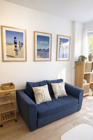 Living area - Elegant two-room apartment with park view - Beach & Town Center on foot (Cabourg)