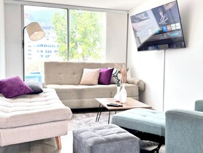 Living area - Attractive and quiet apartment ideal for families in an exclusive area of Bogota. (Bogotá)