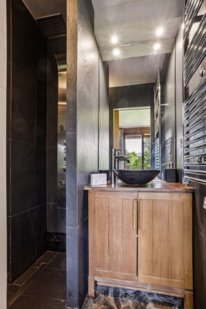 Hair dryer, towels, soap, toilet paper - KAZA BELLA - Les Carroz (Arâches-la-Frasse)