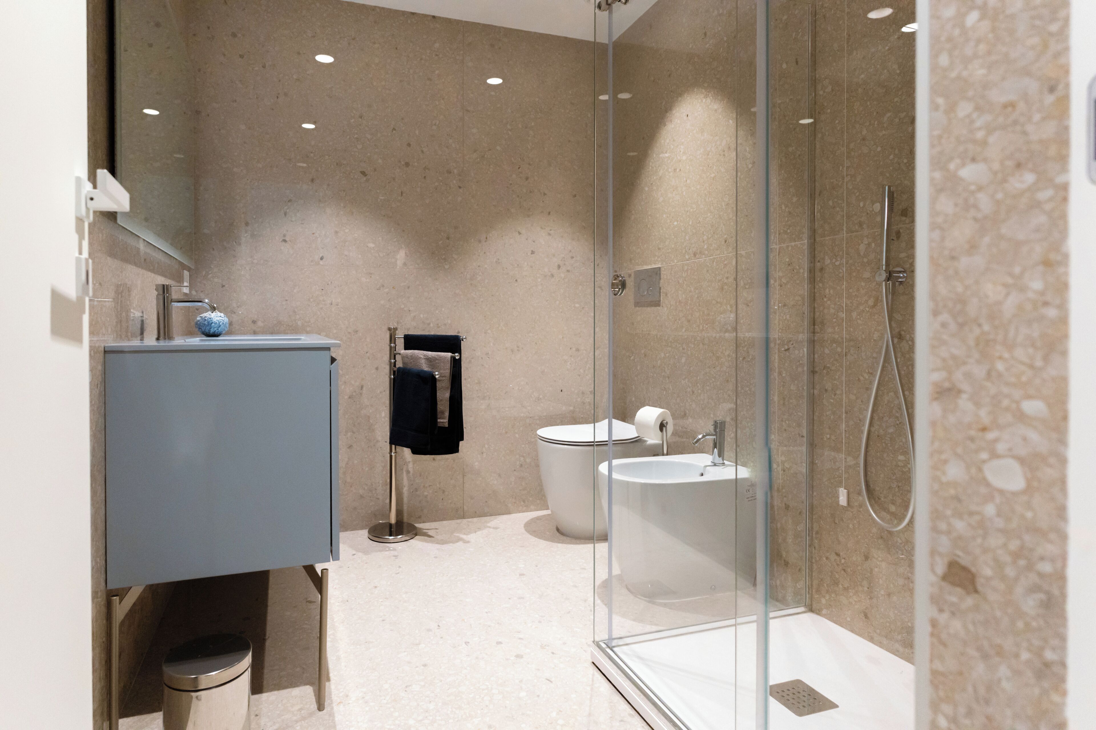 Deluxe Double Room, City View | Bathroom | Shower, free toiletries, hair dryer, towels