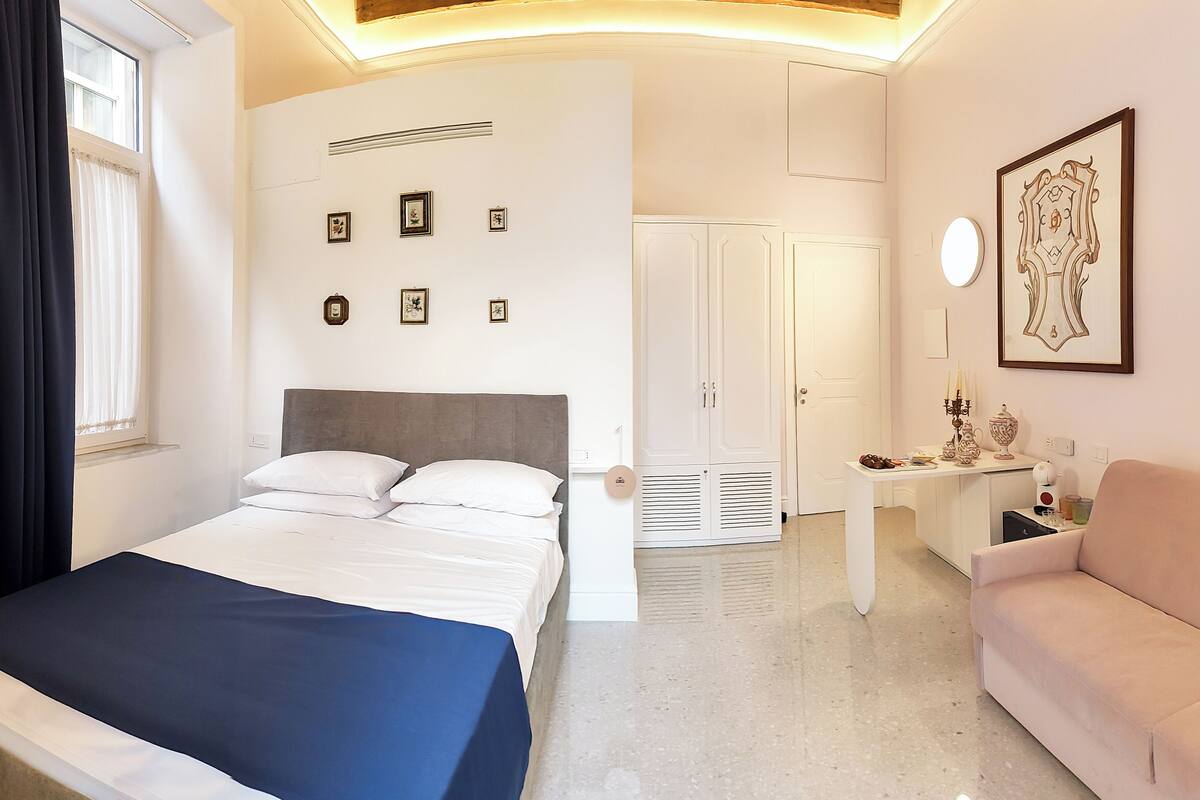 Deluxe Double Room, Balcony, City View | Desk, free WiFi