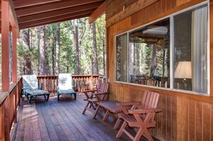 Chalet (2 Bedrooms) | Interior