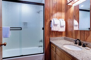 Chalet (2 Bedrooms) | Interior - Robin's Nest (Yosemite National Park)