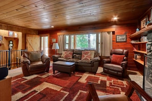 Chalet (3 Bedrooms) | Interior