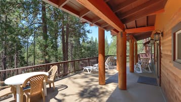 Chalet (3 Bedrooms) | Interior