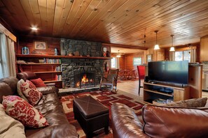 Interior - Bradley's Cabin (Yosemite National Park)