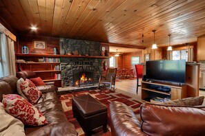 Interior - Bradley's Cabin (Yosemite National Park)