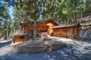 Exterior - Bradley's Cabin (Yosemite National Park)