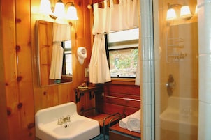 Chalet (1 Bedroom) | Interior