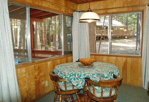 Chalet (2 Bedrooms) | Innenbereich
