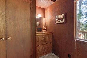 Interior - Hiltbrand Hangout (Yosemite National Park)