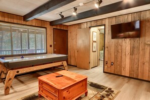 Chalet (3 Bedrooms) | Interior - Hiltbrand Hangout (Yosemite National Park)