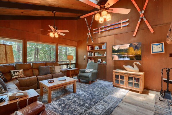 Chalet (3 Bedrooms) | Interior - Hiltbrand Hangout (Yosemite National Park)