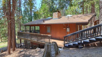 Chalet (3 Bedrooms) | Interior